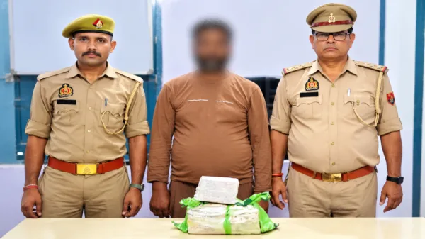 Mathura Police Arrest Man for Illegal Liquor Possession in Mant
