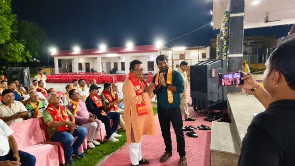 Swami Ghat Business Committee Celebrates Annual Van Vihar Festival with Devotional Fervor